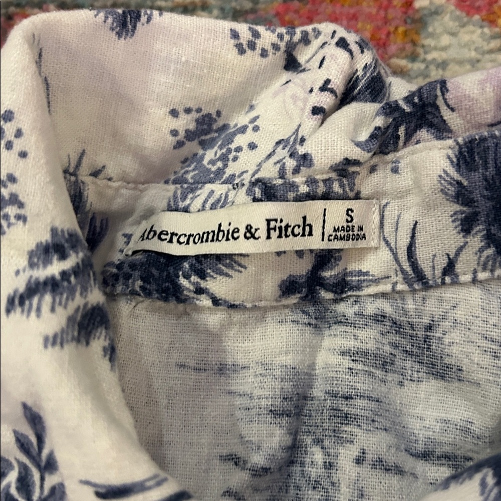 Linen Blouse - Abercrombie & Fitch -Hawaiian blue & white print - Picture 3 of 11